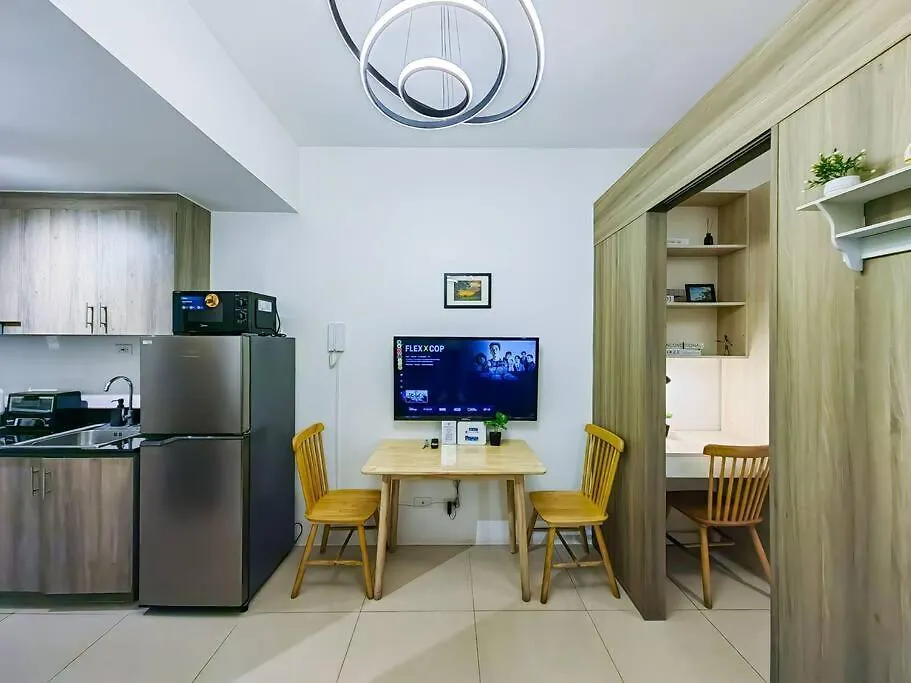 1Br Unit Condotel W Balcony Fame Residences -Fm08 Manila Apartment